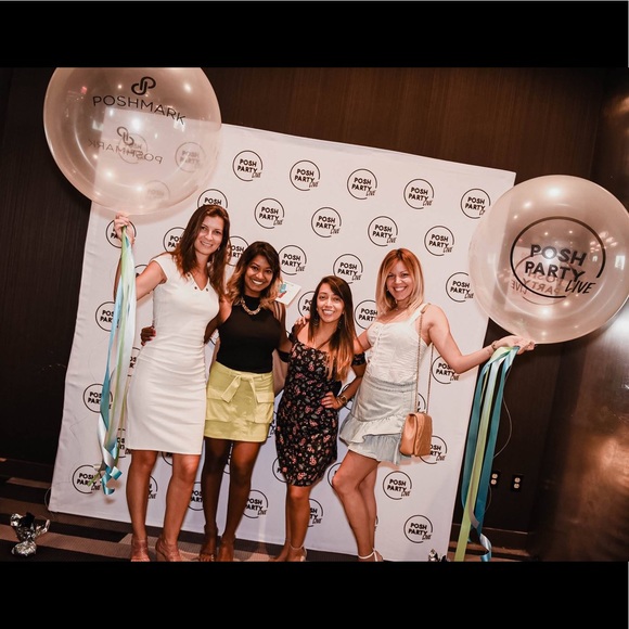 POSH PARTY LIVE @NYC!! What a Blast!! 😍♥️ - Picture 7 of 8